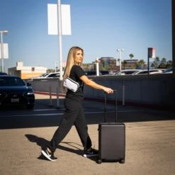 Crossbody Pack Polar White -Fashion bags a7r00640 enhanced nr